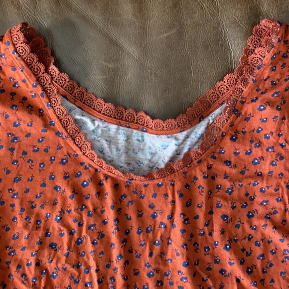 Boden Ballet Neck lace trim Tee 14 - Picture 2 of 4